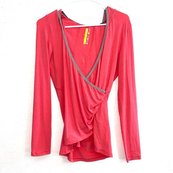 Lole Wrap Style V-neck Long Sleeve Salmon Pink Size Medium - Picture 1 of 7